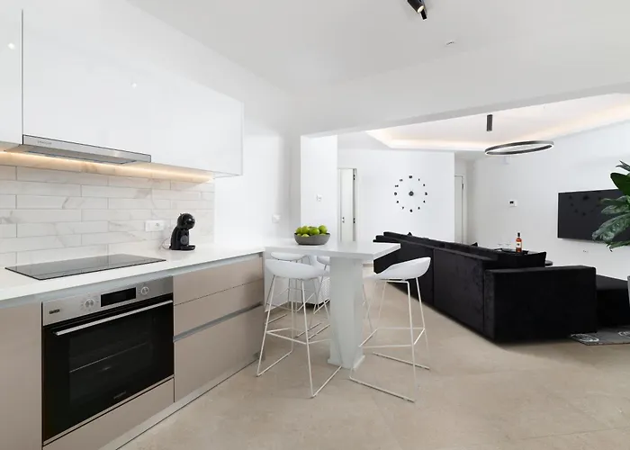 K Luxury Apartment Rhodes City